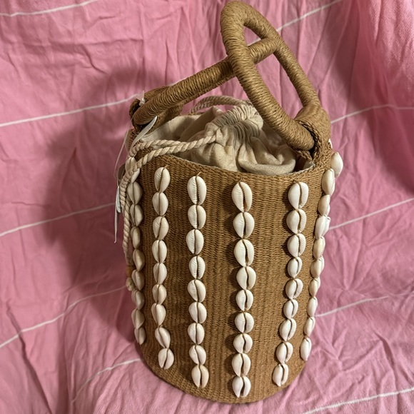 Handcrafted Shell Purse - Picture 6 of 6